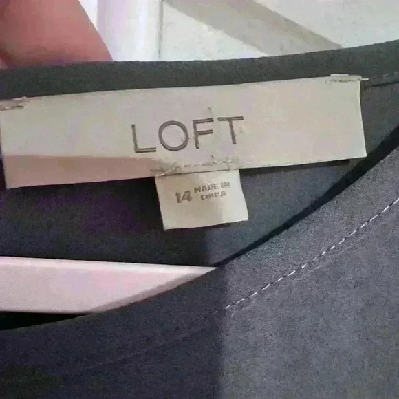 Ann Taylor LOFT Gray Blue Ruffle Short Sleeve Shift Dress- Size 14- EUC - Picture 4 of 6